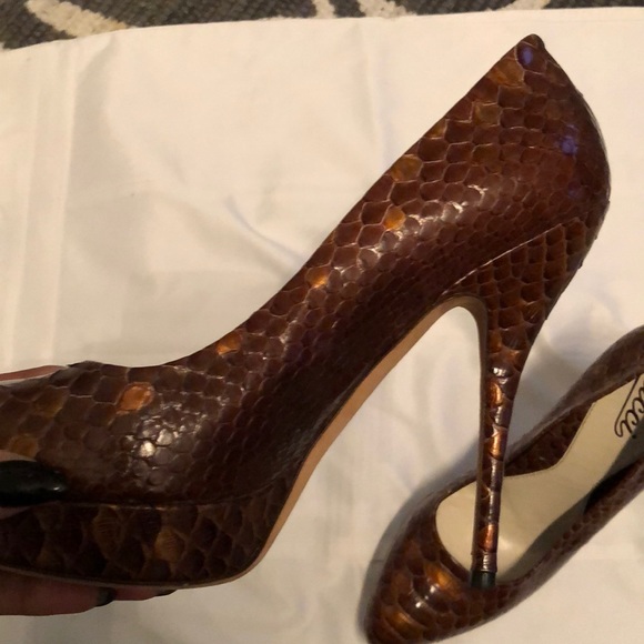 Gucci Heels - Picture 3 of 4